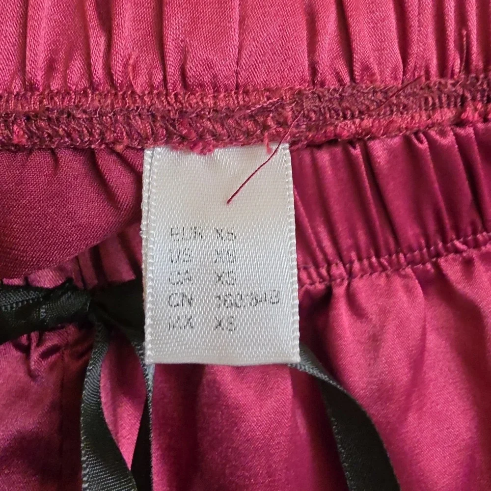 Unbranded XS Pajama Set Womens Burgundy Satin Lace Trim Cami and Shorts 2 Piece